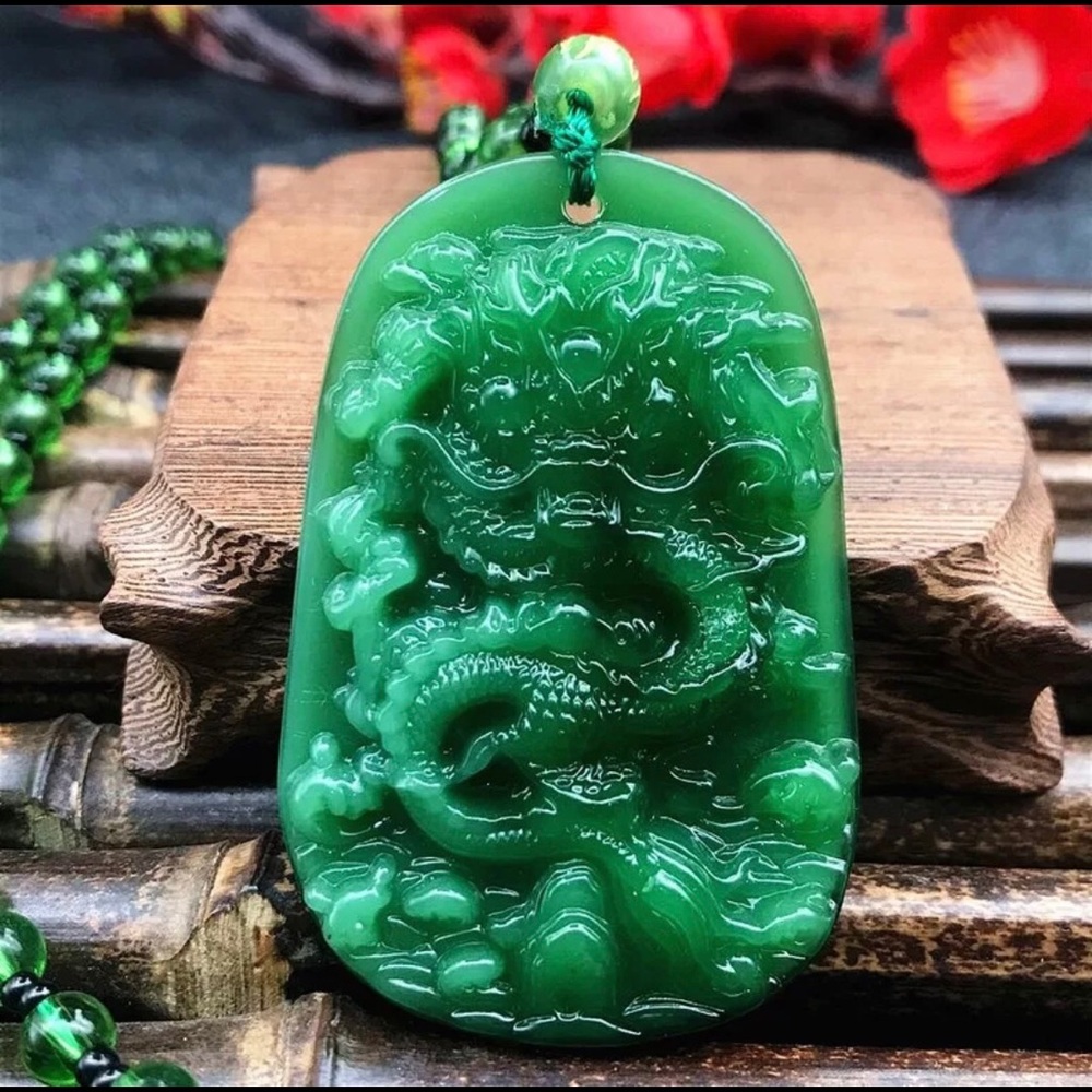 Men women Chinese Natural Green Hand-carved Dragon Jade Pendant Fashionable